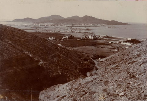 EL BARRIO DE LOS HOTELES, EL PUERTO Y LA  ISLETA