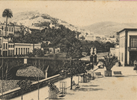 LA PLAZUELA Y EL PUENTE DE PIEDRA