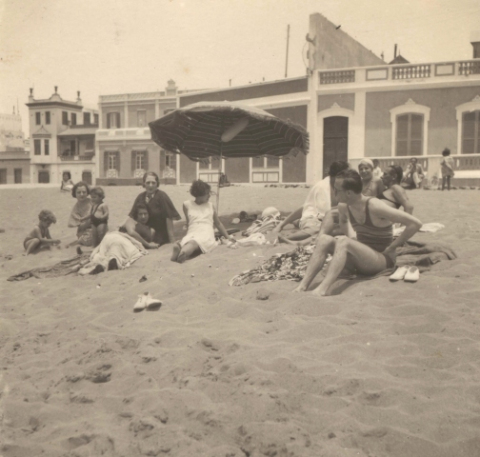 LA FAMILIA EN LA PLAYA