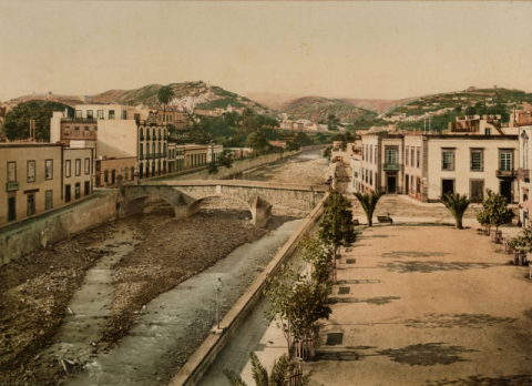 GUINIGUADA. PLAZUELA Y PUENTE DE PIEDRA