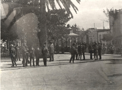 TERTULIAS EN LA PLAZA DE LAS RANAS