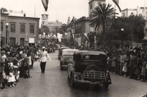 LA COMITIVA PARTE DESDE VEGUETA