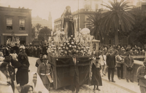 LA MAGDALENA POR EL PUENTE DE PIEDRA