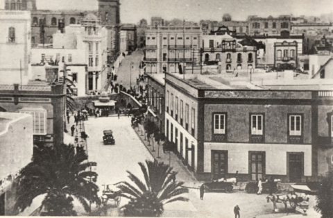 CALLE MURO Y PUENTE DE PIEDRA