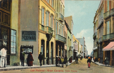CALLE TRIANA CON SUBIDA A SAN PEDRO