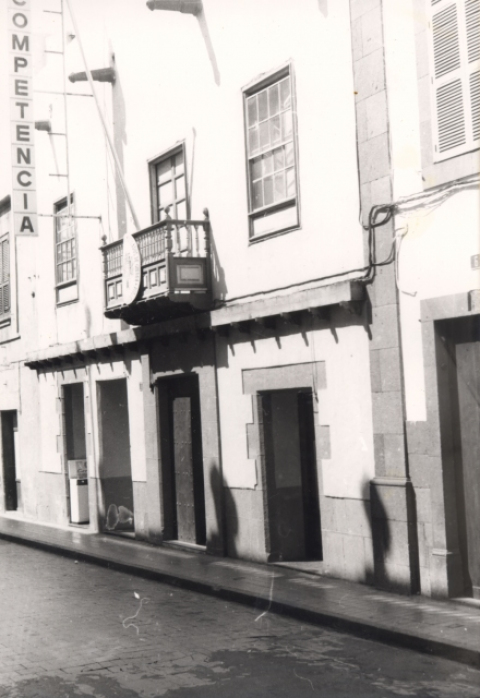 CASA COLONIAL EN LA CALLE CANO Nº 8