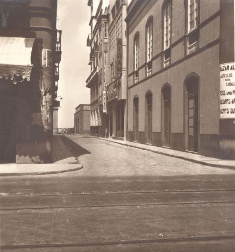 CLAVEL ESQUINA TRIANA