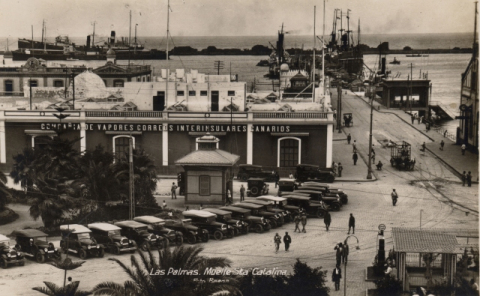 PARADA DE COCHES EN EL PARQUE SANTA CATALINA