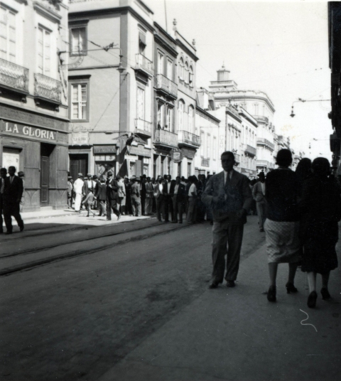 GENTÍO EN TRIANA