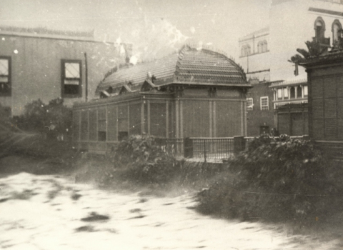 KIOSCO SOBRE LAS AGUAS