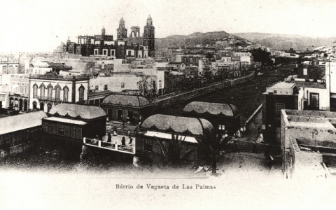 KIOSCOS DEL PUENTE DE PALO