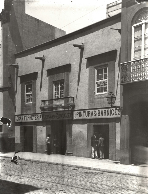 LA FERRETERÍA