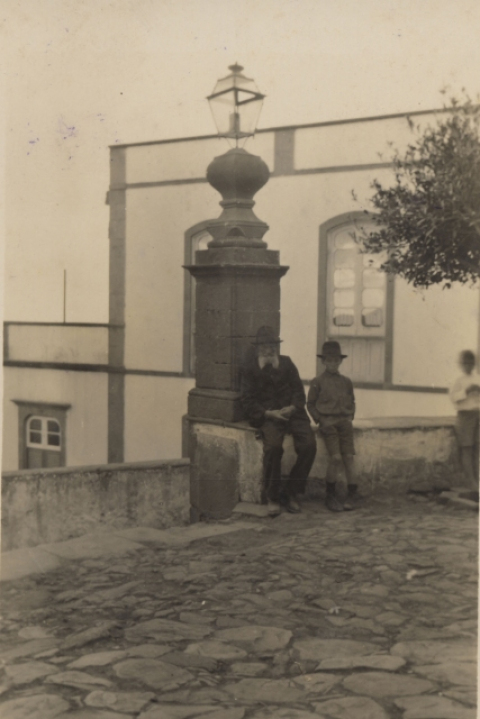 RETRATO EN LA PLAZA