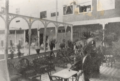 PATIO HOTEL MONOPOL