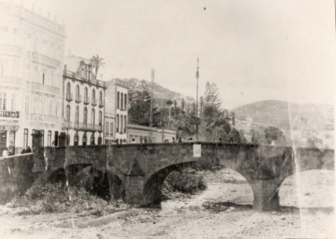 PUENTE DE PIEDRA