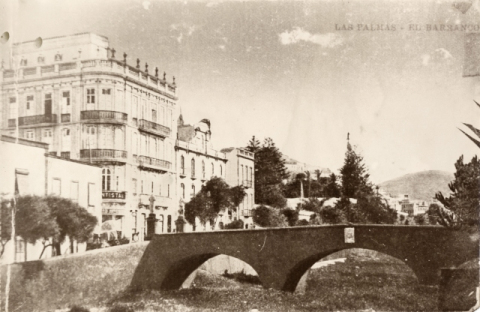 PUENTE DE PIEDRA