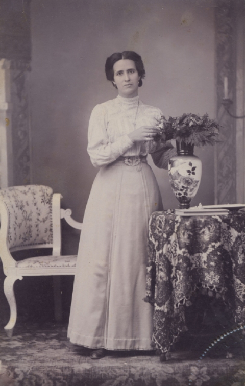 RETRATO DE SEÑORA