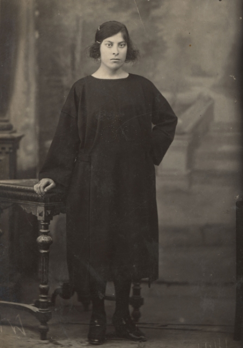 RETRATO DE SEÑORITA DE LUTO