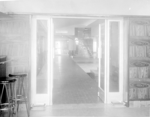 EL HALL DEL CUYÁS DESDE LA CAFETERÍA