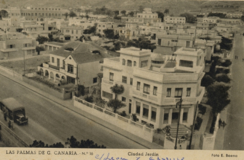 CALLE LEÓN Y CASTILLO, FRENTE AL HOTEL METROPOLE