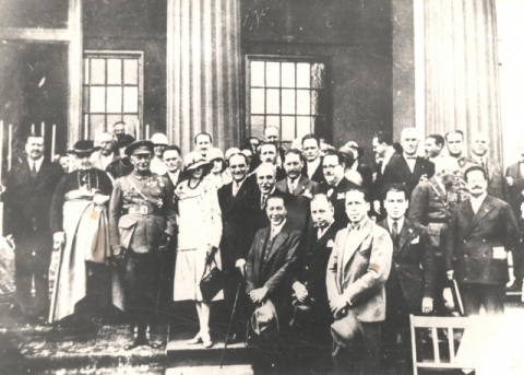 PRIMO DE RIVERA INAUGURA LA CICER