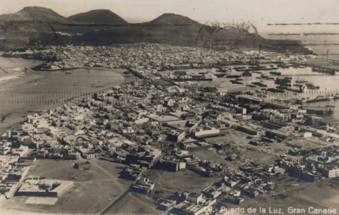 VISTA AÉREA DEL PUERTO E ISLETA