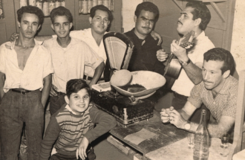 PARRANDA EN LA TIENDA