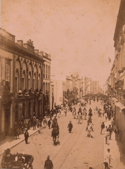 CABECERA DE DESFILE