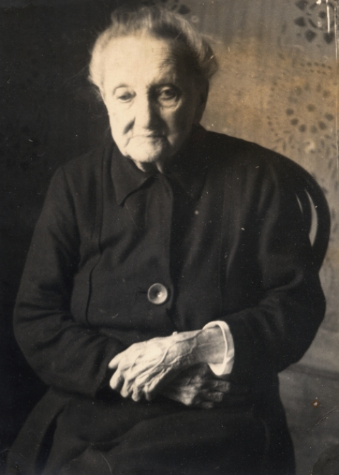 RETRATO DE LA ABUELA