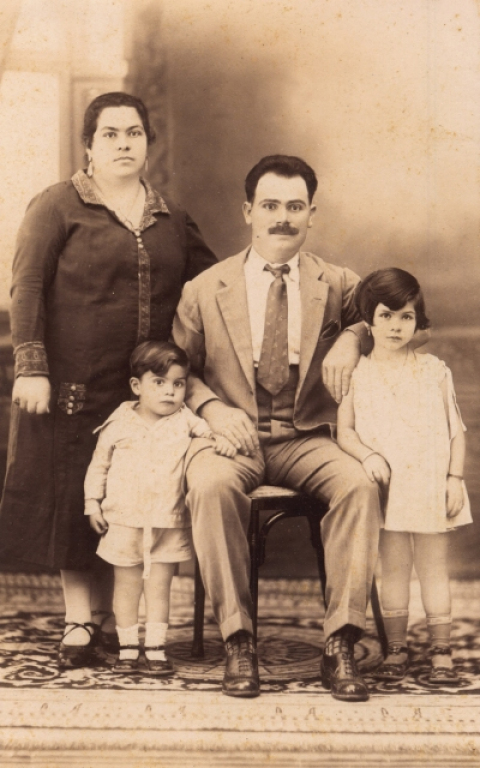 RETRATO FAMILIAR