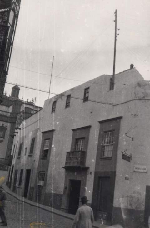 CALLE HERRERÍA, CASA AVELLANEDA