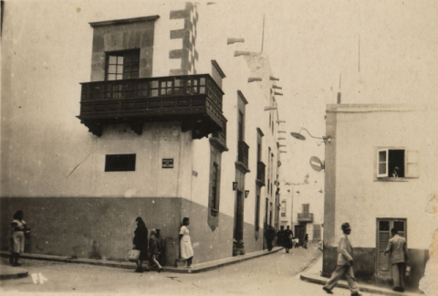 CALLE Y CASA COLÓN ESQUINA ARMAS