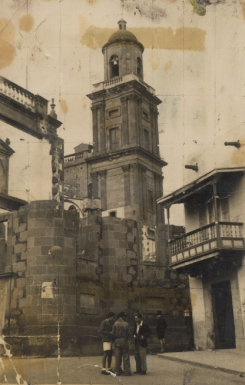 EL CALLEJÓN  DE LA CATEDRAL
