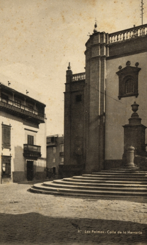 TRASERA DE LA CATEDRAL