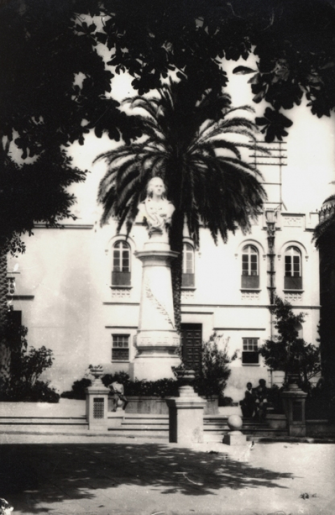 MONUMENTO A COLÓN