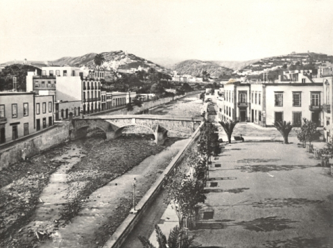 PUENTE DE PIEDRA SOBRE EL GUINIGUADA