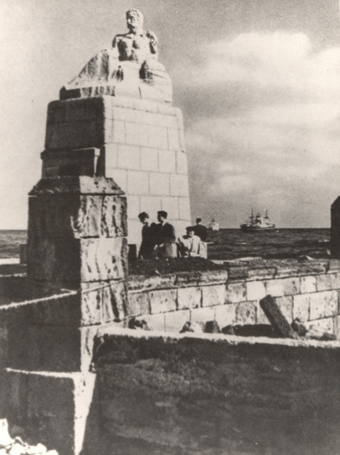 MONUMENTO A GALDÓS