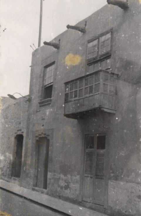 BALCÓN CANARIO. CALLE LÓPEZ BOTAS, 46