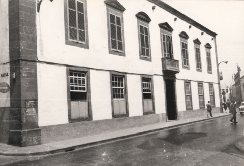 CALLE LOS REYES. CASA DE LAS GÁRGOLAS