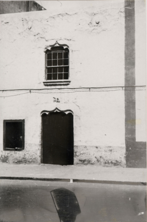 CALLE MENDIZÁBAL, CASA CON ARCOS CONUPIALES