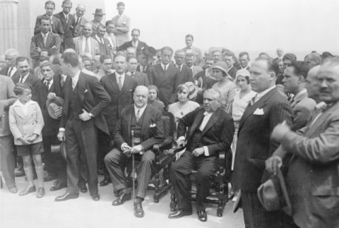 AUTORIDADES EN LA INAUGURACIÓN DEL MONUMENTO A GALDÓS