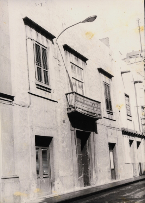 CASA COLONIAL EN LA CALLE CANO Nº 10