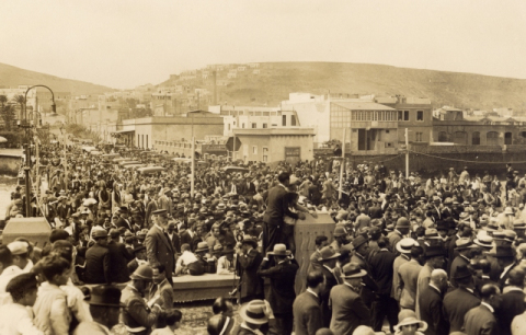 HOMENAJE A DON BENITO PÉREZ GALDÓS EN EL MUELLE DE SAN TELMO. INAUGURACIÓN MONUMENTO