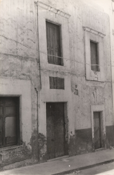 FACHADA EN  LA CALLE TRAVIESO