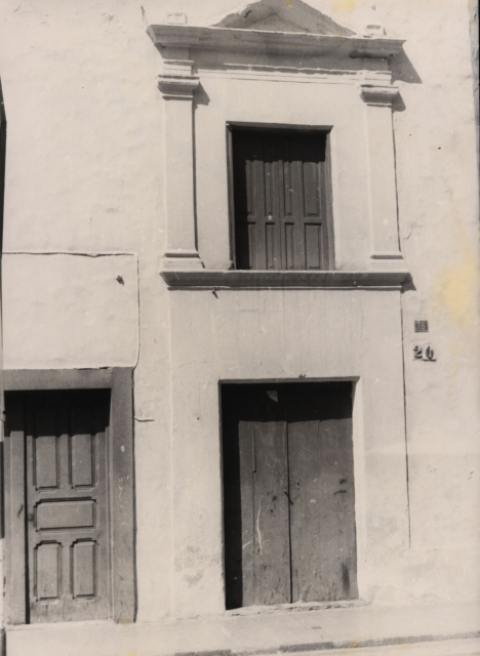 PORTADA DE LA CASA COLONIAL EN TRIANA