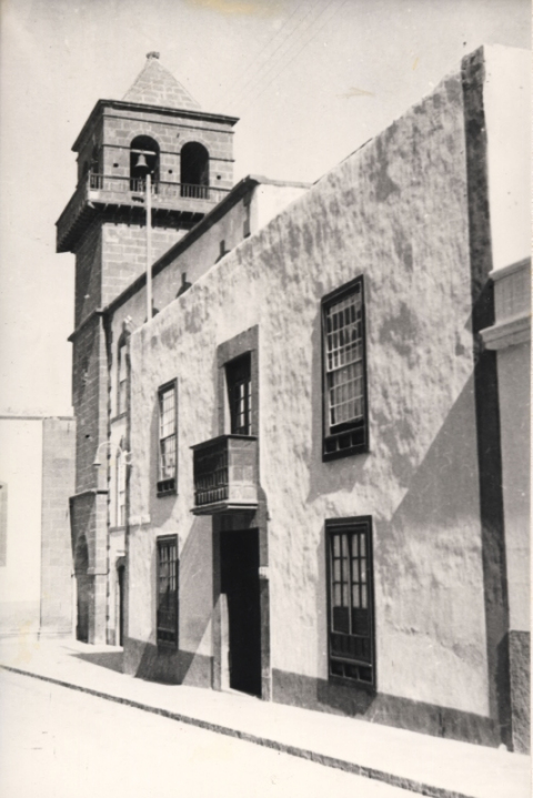 CALLE DR. CHILL, CASAS COLONIALES Y TORRE SAN AGUSTÍN