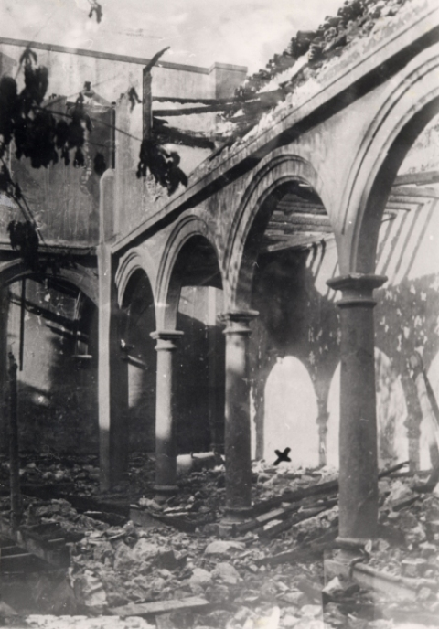 CLAUSTRO DEL CONVENTO SANTO DOMINGO INCENDIADO