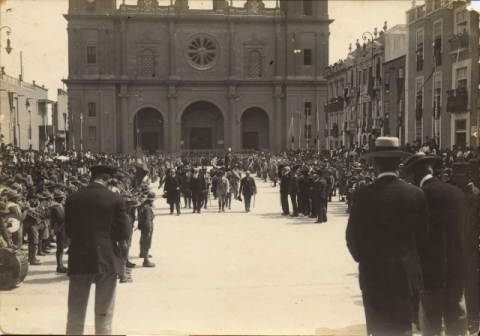 CONCENTRACIÓN DE LOS BOYS SCOUTS EN LA PLAZA SANTA ANA