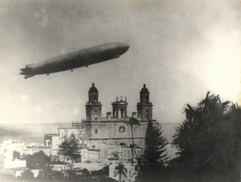 EL ZEPPELIN SOBRE SAN ANA