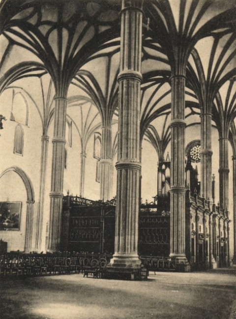 INTERIOR DE LA CATEDRAL Y CORO